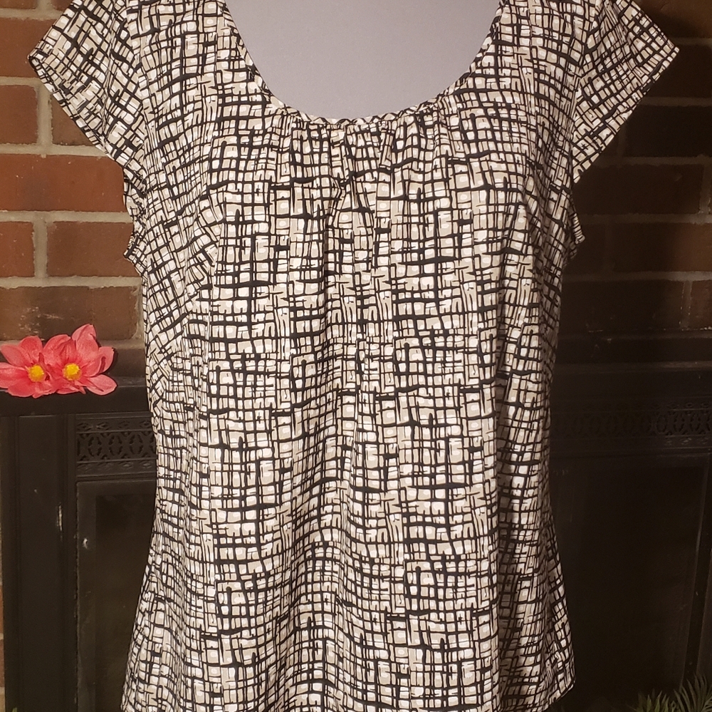 LOFT petite cap sleeve top